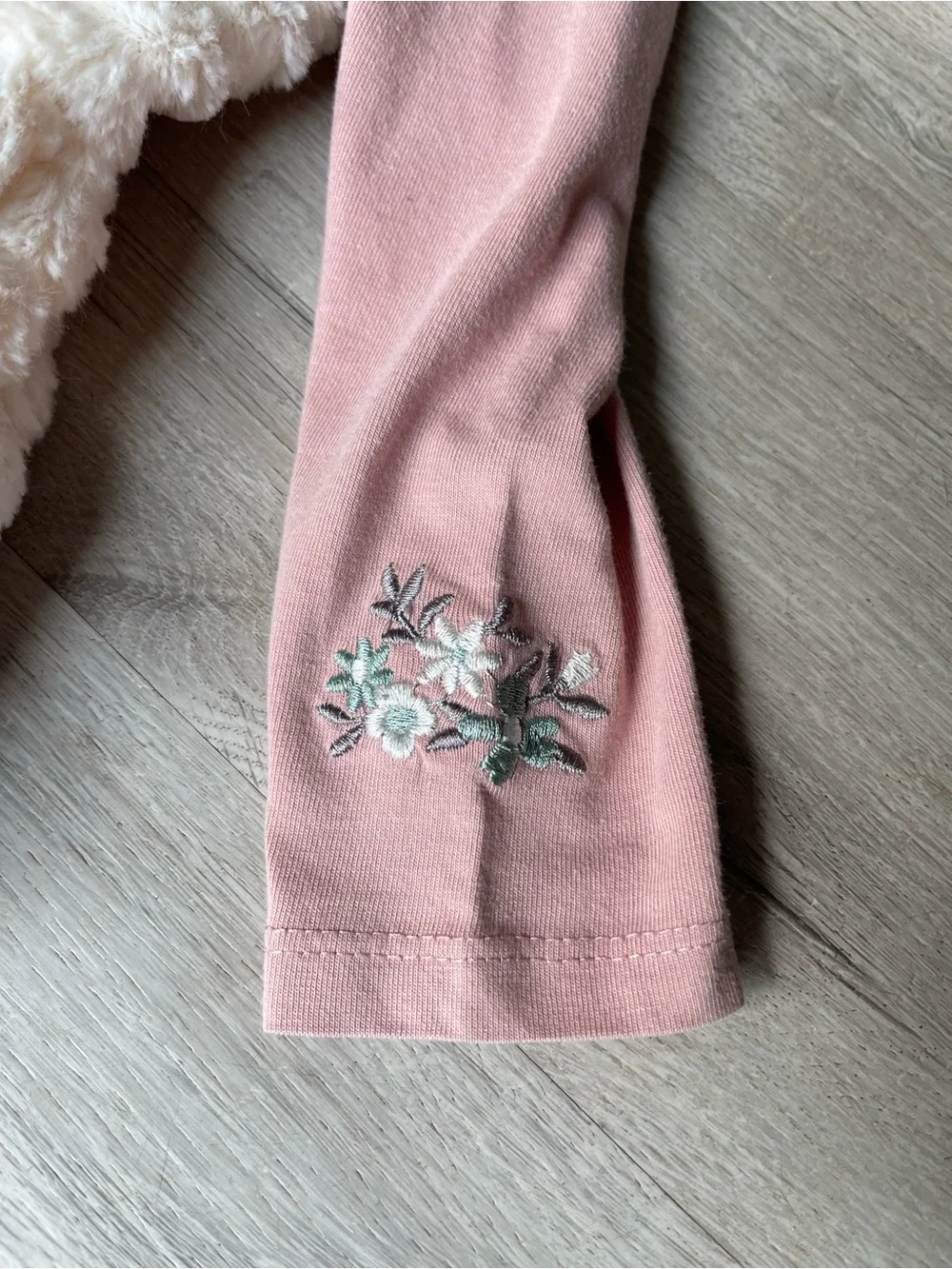 Cozy Cream Hooded Vest with Pink Top and Floral Gray Leggings - Picture 3 of 8